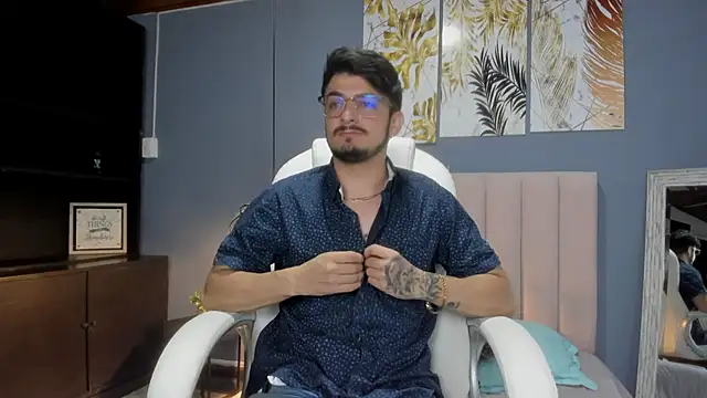 AaronFuentes7 online show from September 18, 6:10 pm