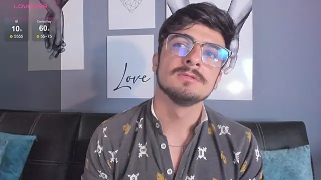 AaronFuentes7 online show from October 1, 12:11 pm