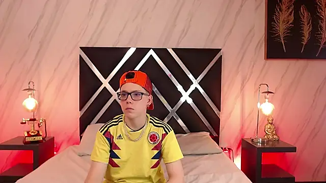 SpencerMontgomery online show from October 11, 8:29 pm