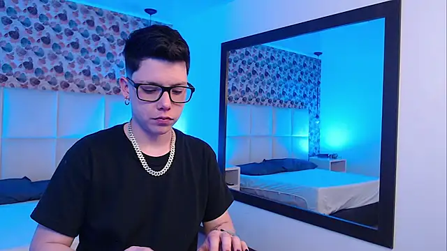 SpencerMontgomery online show from October 29, 7:37 pm