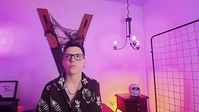 SpencerMontgomery online show from November 12, 7:24 pm