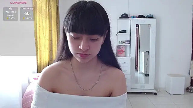 Snapshot of violetta_blackk chatting on October 1, 3:40 pm violetta blackk online show from October 1, 3:40 pm