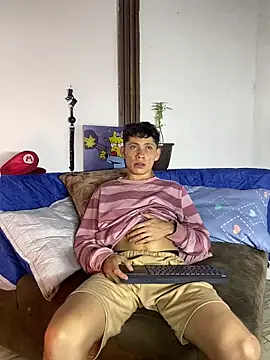 Snapshot of elfernh chatting on October 19, 5:08 am elfernh online show from October 19, 5:08 am