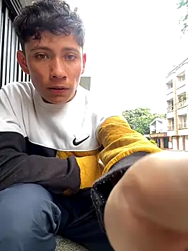 Snapshot of elfernh chatting on November 1, 1:13 pm elfernh online show from November 1, 1:13 pm