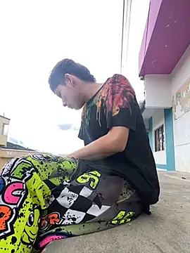 Snapshot of elfernh chatting on November 13, 10:41 pm elfernh online show from November 13, 10:41 pm