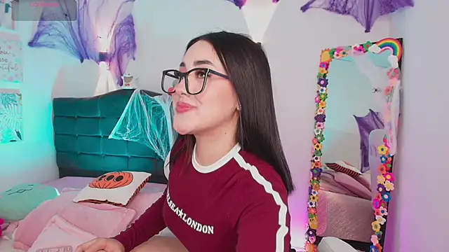 justonecute online show from October 17, 10:56 pm