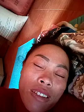 Snapshot of CoMay003 chatting on October 30, 4:47 am CoMay003 online show from October 30, 4:47 am