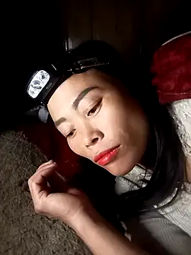 Snapshot of CoMay003 chatting on November 17, 2:01 pm CoMay003 online show from November 17, 2:01 pm