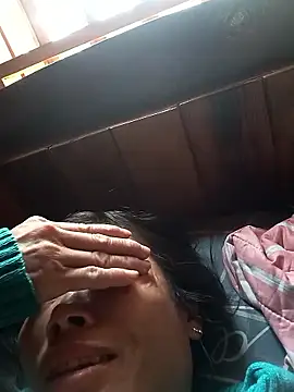 CoMay003 online show from December 2, 4:18 am