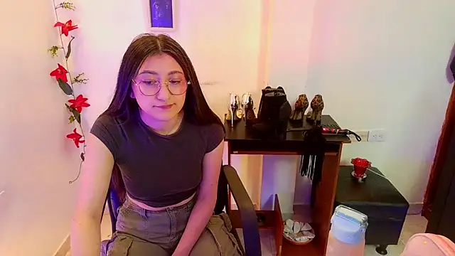 lia montserrat online show from September 30, 12:21 pm