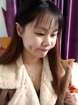 Snapshot of Sisi_dy01 chatting on December 22, 2:58 pm Sisi dy01 online show from December 22, 2:58 pm