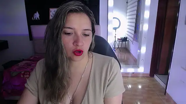 Agatha bellucci  online show from January 14, 1:50 pm