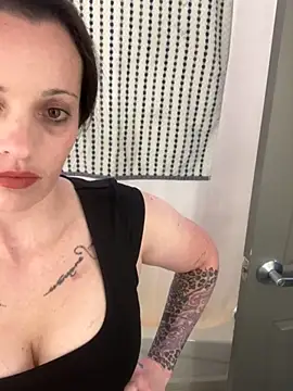 Snapshot of VisibleGiver chatting on October 15, 4:12 am VisibleGiver online show from October 15, 4:12 am