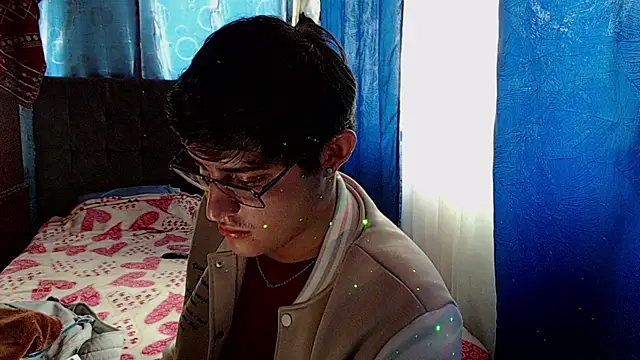 Snapshot of yesitwink_ chatting on January 7, 6:54 pm yesitwink online show from January 7, 6:54 pm