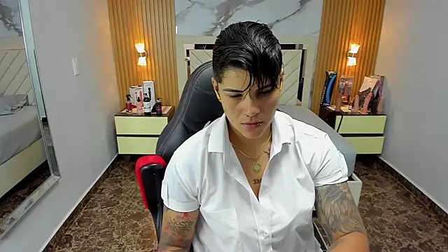 Snapshot of KAROLLJONES1 chatting on October 8, 2:42 am KAROLLJONES1 online show from October 8, 2:42 am