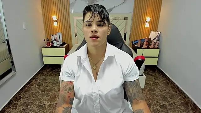 Snapshot of KAROLLJONES1 chatting on October 11, 7:56 pm KAROLLJONES1 online show from October 11, 7:56 pm