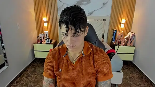 Snapshot of KAROLLJONES1 chatting on October 20, 8:09 pm KAROLLJONES1 online show from October 20, 8:09 pm