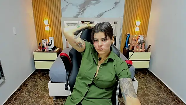 Snapshot of KAROLLJONES1 chatting on November 29, 7:39 pm KAROLLJONES1 online show from November 29, 7:39 pm