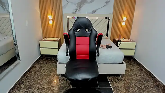 KAROLLJONES1 online show from March 24, 7:30 pm