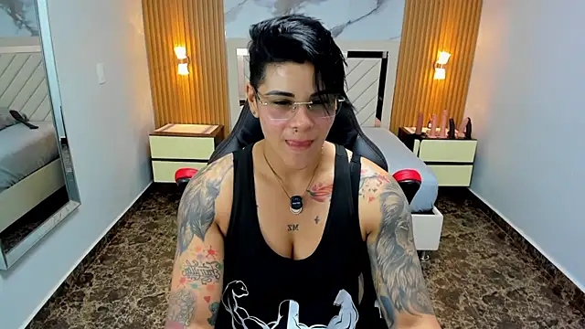 KAROLLJONES1 online show from March 27, 7:35 pm