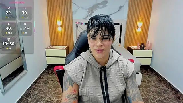 KAROLLJONES1 online show from April 11, 7:18 pm