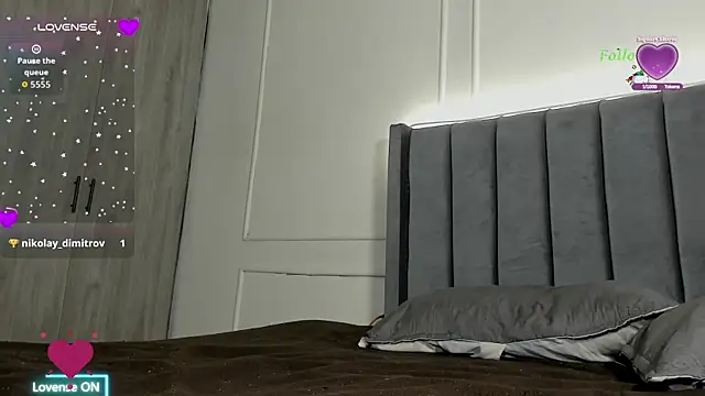 Snapshot of Ice_Princess_ chatting on October 15, 5:29 am Ice Princess online show from October 15, 5:29 am