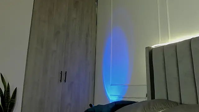 Snapshot of Ice_Princess_ chatting on October 28, 12:52 pm Ice Princess online show from October 28, 12:52 pm