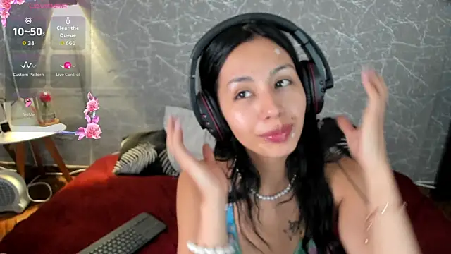 Miss Charlottet online show from January 5, 8:12 pm