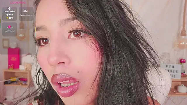 Miss Charlottet online show from March 25, 8:37 pm