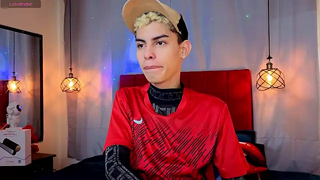 Room 69x online show from March 9, 12:09 pm