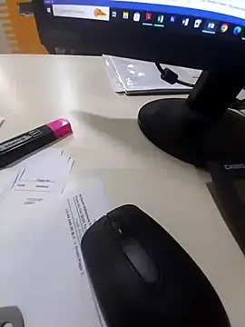 Snapshot of kiss_like_choco11 chatting on February 9, 1:04 pm kiss like choco11 online show from February 9, 1:04 pm