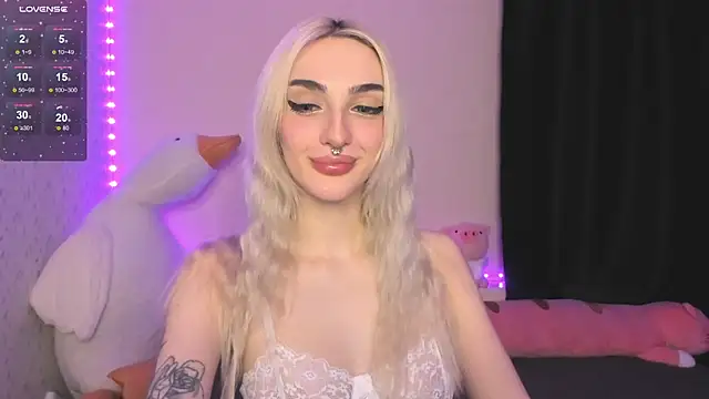 succubantra online show from December 15, 2:43 pm