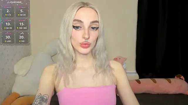 succubantra online show from March 17, 1:58 pm