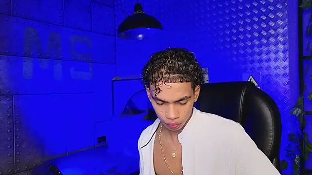 AlanCutee online show from March 29, 4:01 am