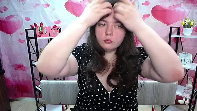 NeonilaLisova online show from April 15, 11:17 am