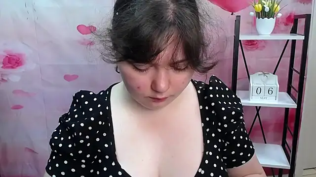 Snapshot of NeonilaLisova chatting on May 7, 5:13 am NeonilaLisova online show from May 7, 5:13 am