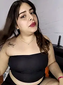 Snapshot of Nahomy_cm chatting on September 18, 10:01 pm Nahomy cm online show from September 18, 10:01 pm