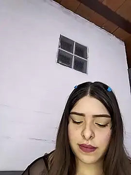 Snapshot of Nahomy_cm chatting on September 27, 8:03 pm Nahomy cm online show from September 27, 8:03 pm