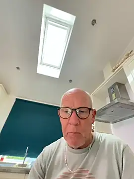 Snapshot of philefc chatting on October 29, 11:23 am philefc online show from October 29, 11:23 am