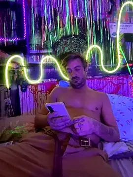 Snapshot of 3615-ULLA chatting on October 27, 6:01 pm 3615-ULLA online show from October 27, 6:01 pm