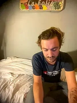 Snapshot of 3615-ULLA chatting on November 5, 4:01 am 3615-ULLA online show from November 5, 4:01 am