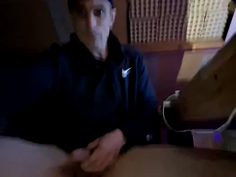 Snapshot of kompiee chatting on October 23, 4:01 am kompiee online show from October 23, 4:01 am