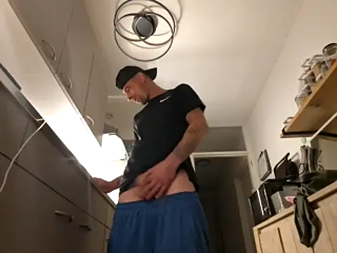 Snapshot of kompiee chatting on November 21, 12:43 am kompiee online show from November 21, 12:43 am