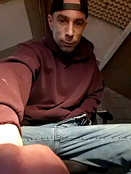 Snapshot of kompiee chatting on February 10, 12:31 pm kompiee online show from February 10, 12:31 pm