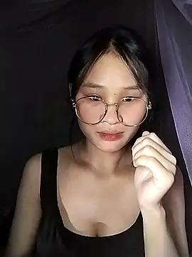 Snapshot of saronla_03 chatting on November 6, 1:12 pm saronla 03 online show from November 6, 1:12 pm