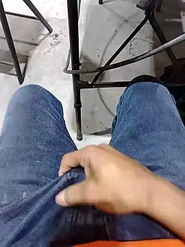 Alaver2587 online show from February 18, 1:51 pm