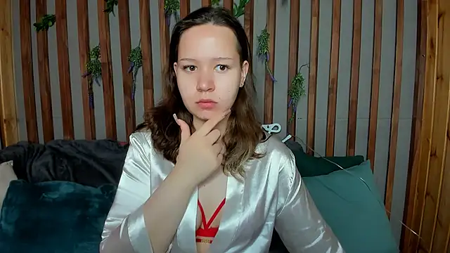 Laura Ellinss online show from September 13, 1:38 am