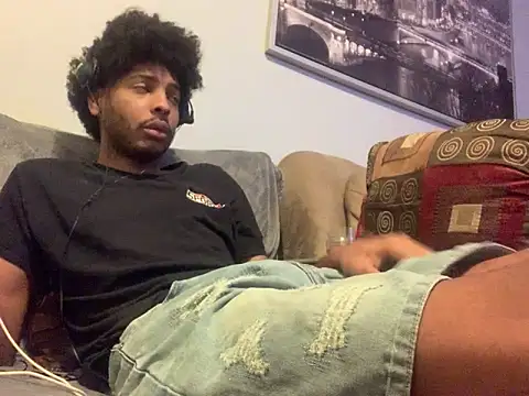 Snapshot of Insurance-03 chatting on October 14, 6:36 am Insurance-03 online show from October 14, 6:36 am