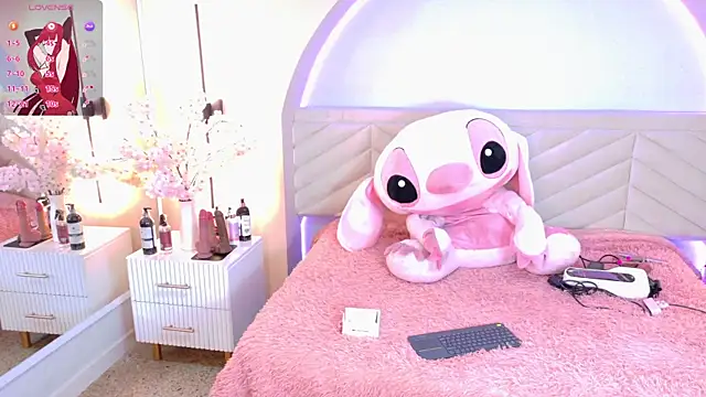 amy miller1 online show from April 15, 9:37 pm