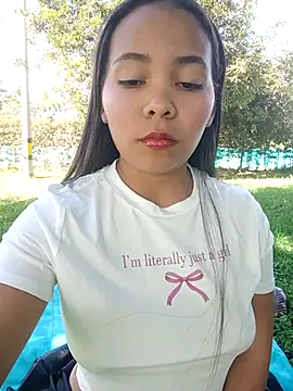 SophiaGuzman online show from November 10, 7:46 pm